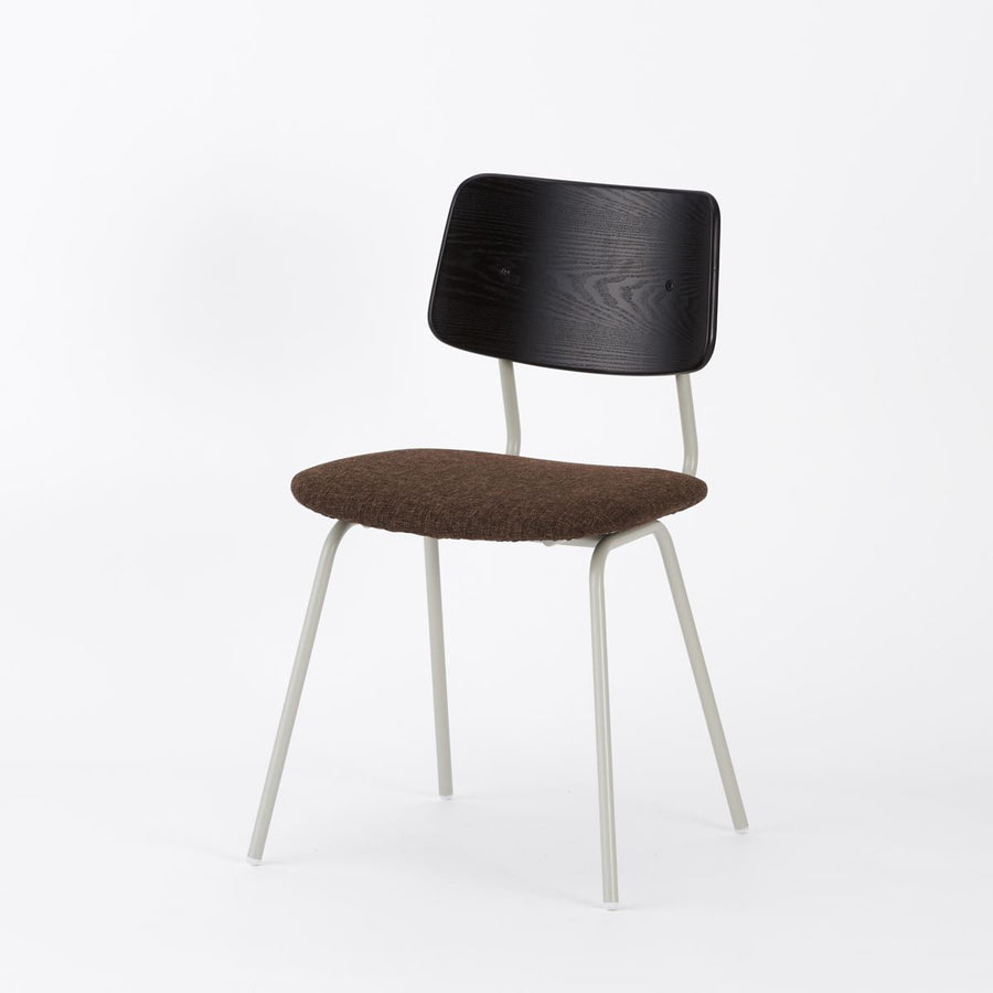 KUUM Chair shikaku Gray White Steel Frame Cushion Black Back クーム チェア シカク