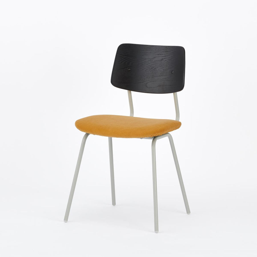 KUUM Chair shikaku Gray White Steel Frame Cushion Black Back クーム チェア シカク
