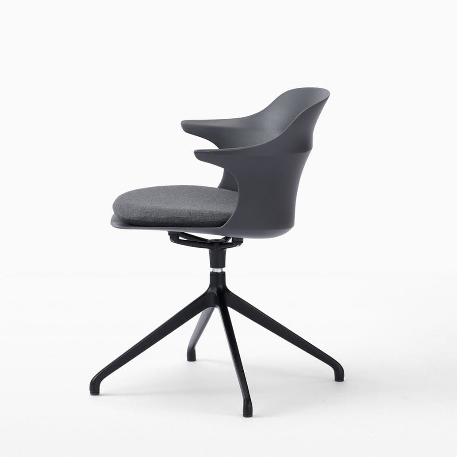 Smooth Round Chair With Arms Black Legs スムースラウンドチェア アーム付 ブラック脚