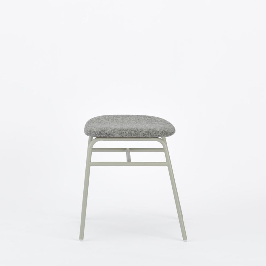 KUUM Stool shikaku Gray White Steel Frame Cushion クーム スツール シカク