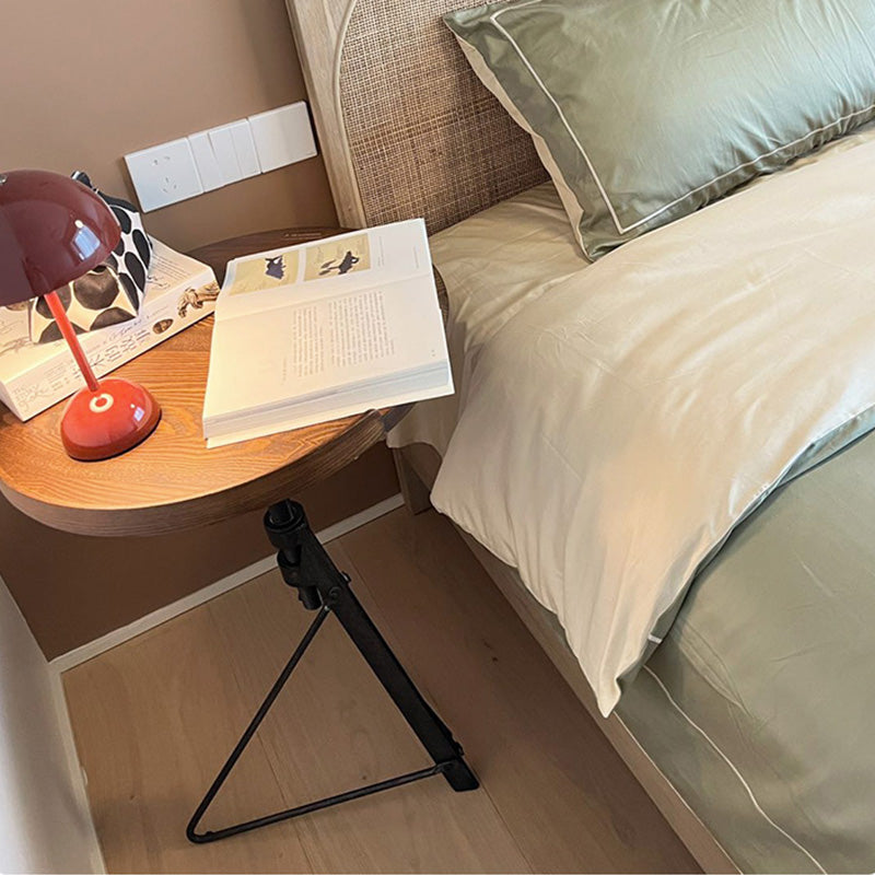Adjustable angle round table