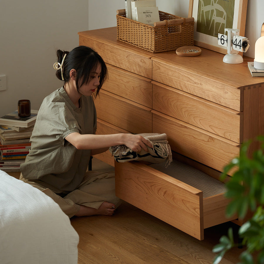 Wooden Eight-Slot Chest