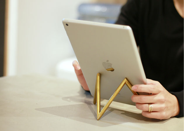 STEEL iPad STAND