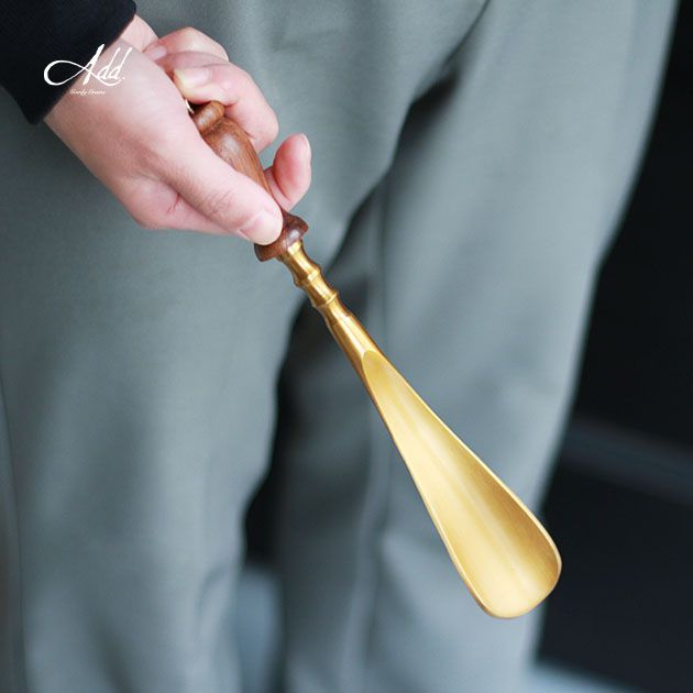 BRASS SHOEHORN 01