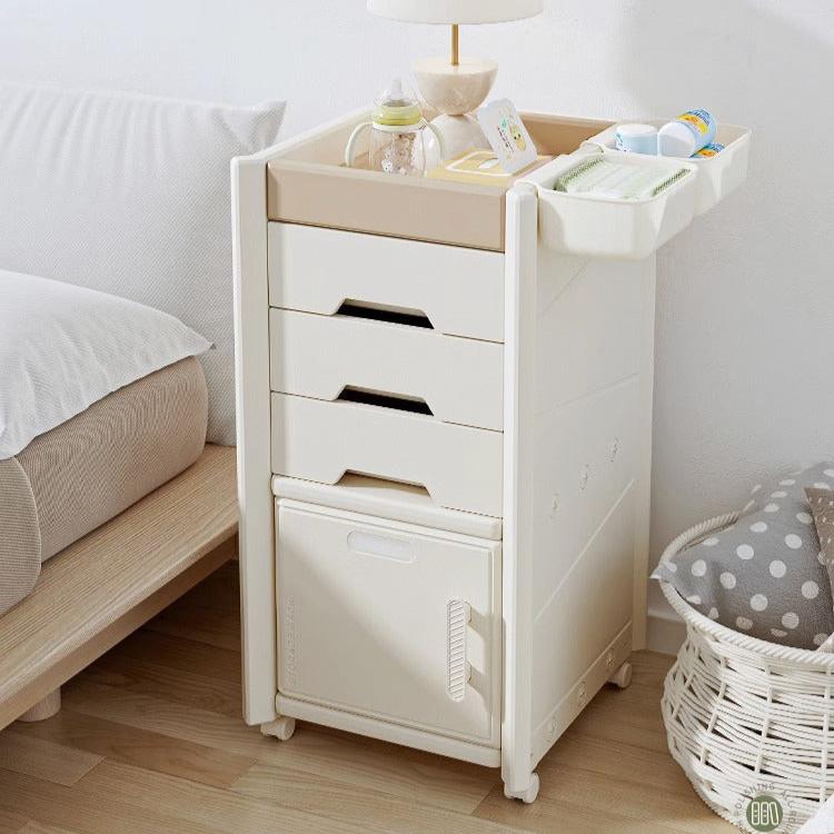 Side table with castors