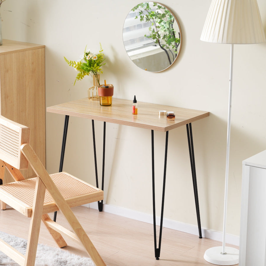 Modern basic table