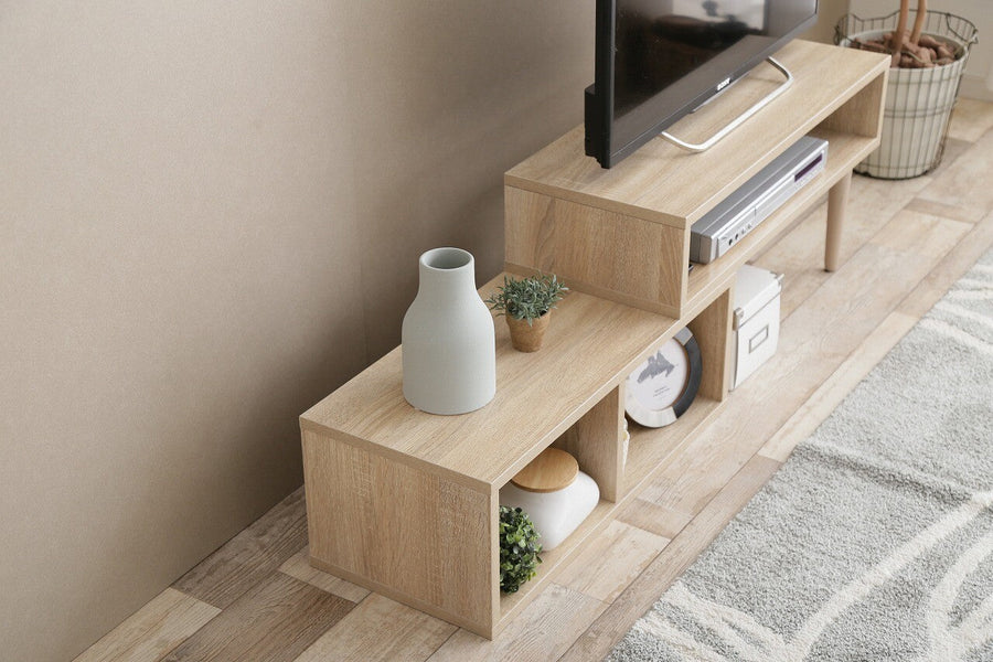Extendable TV stand