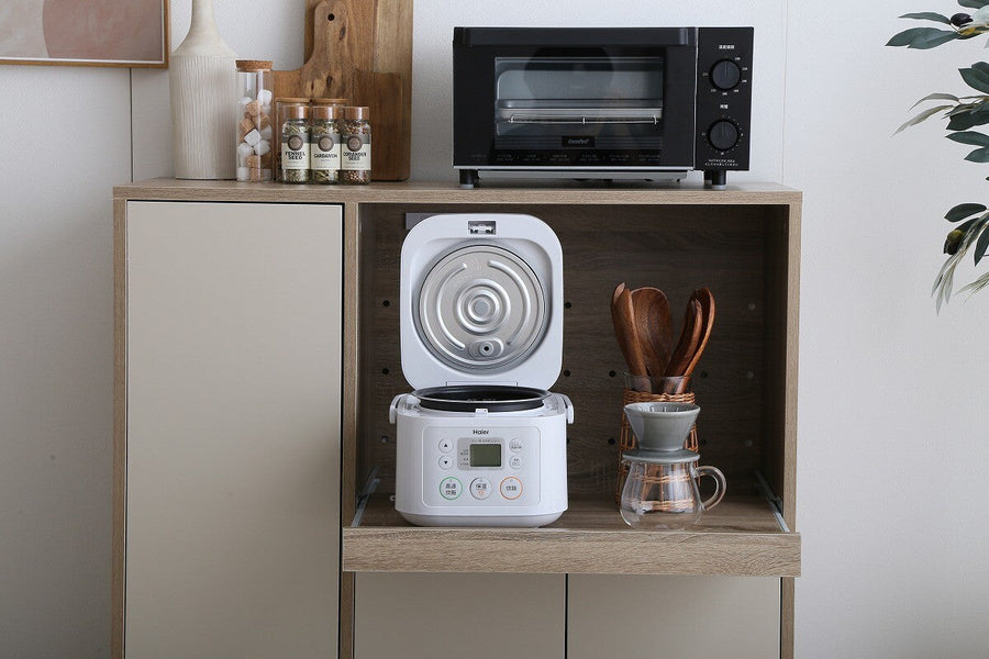 Two-tone wood grain range stand