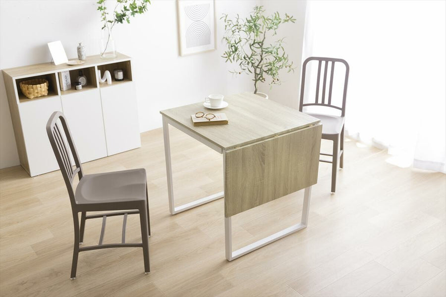 Modern extendable dining table