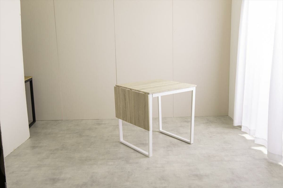 Modern extendable dining table