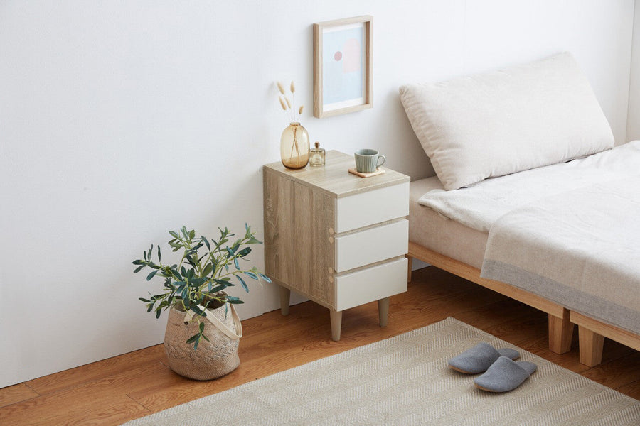 Scandinavian natural wooden 3-drawer side chest