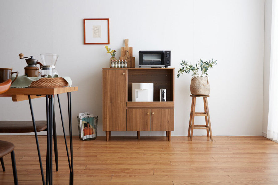 Nordic natural wood range stand with natural wood legs