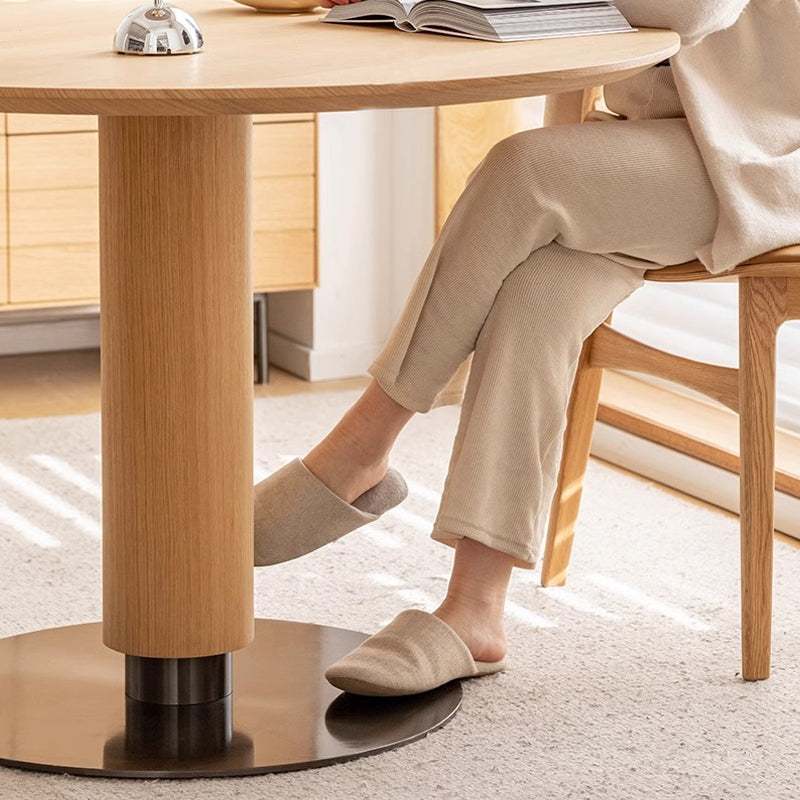 Round dining table