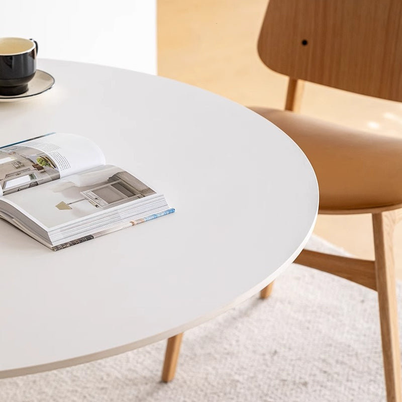 Round dining table