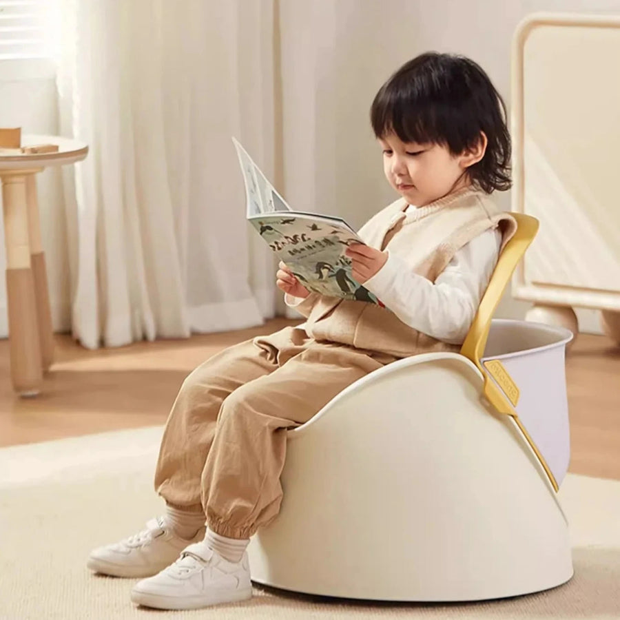 Kids chair with stable support