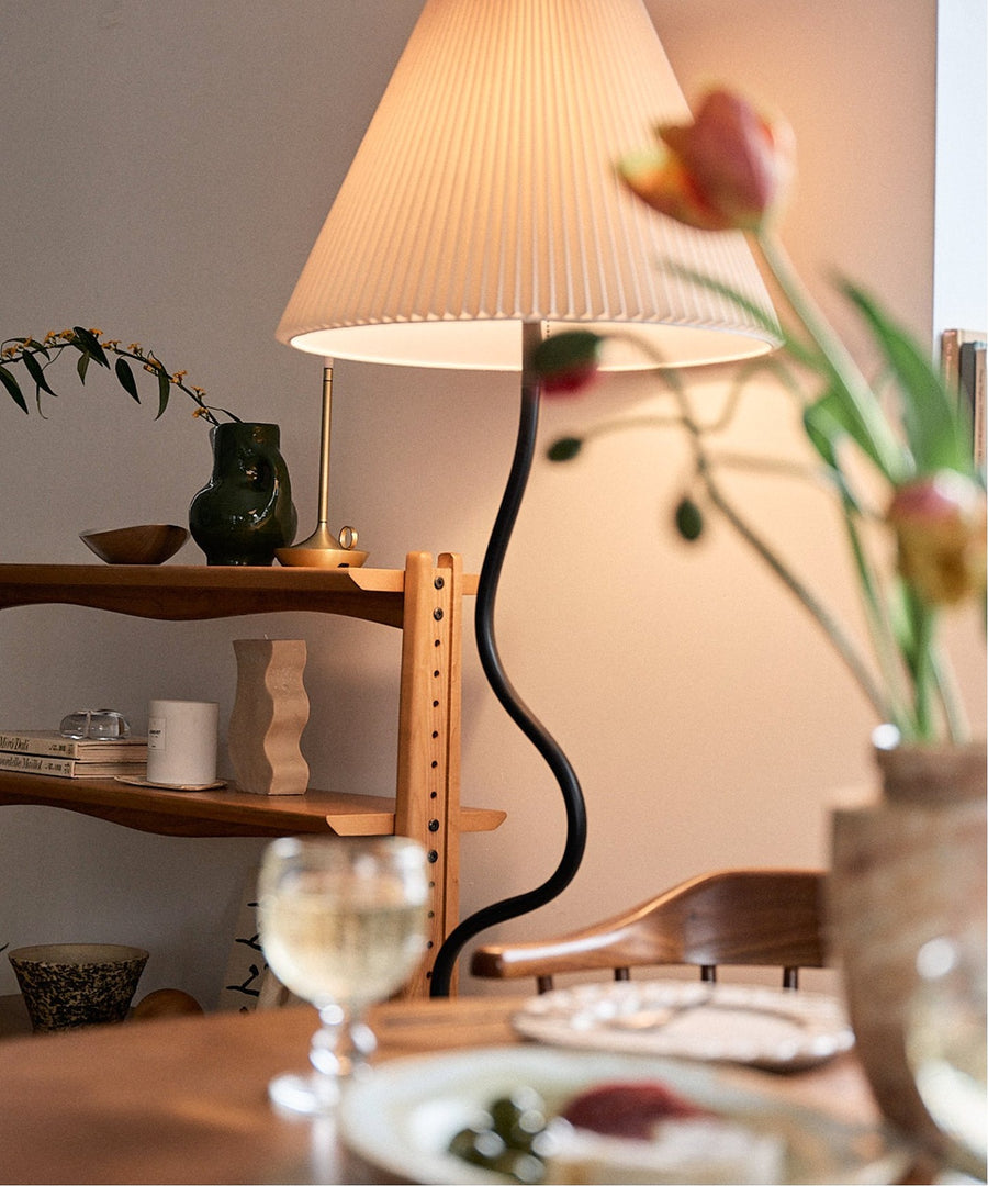 WAVY FLOOR LAMP
