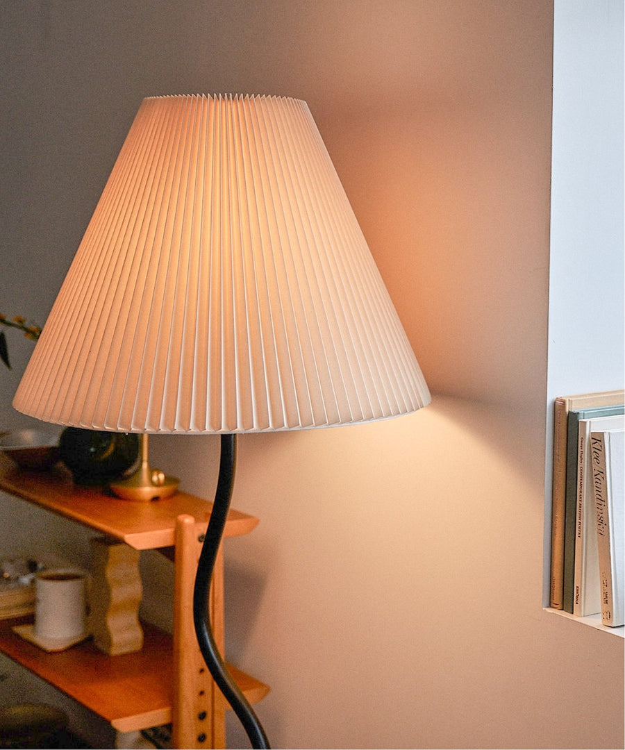 WAVY FLOOR LAMP
