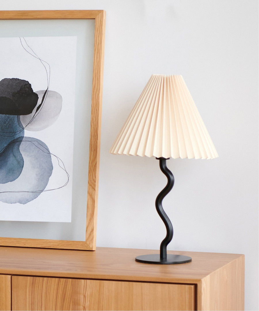 WAVY TABLE LAMP