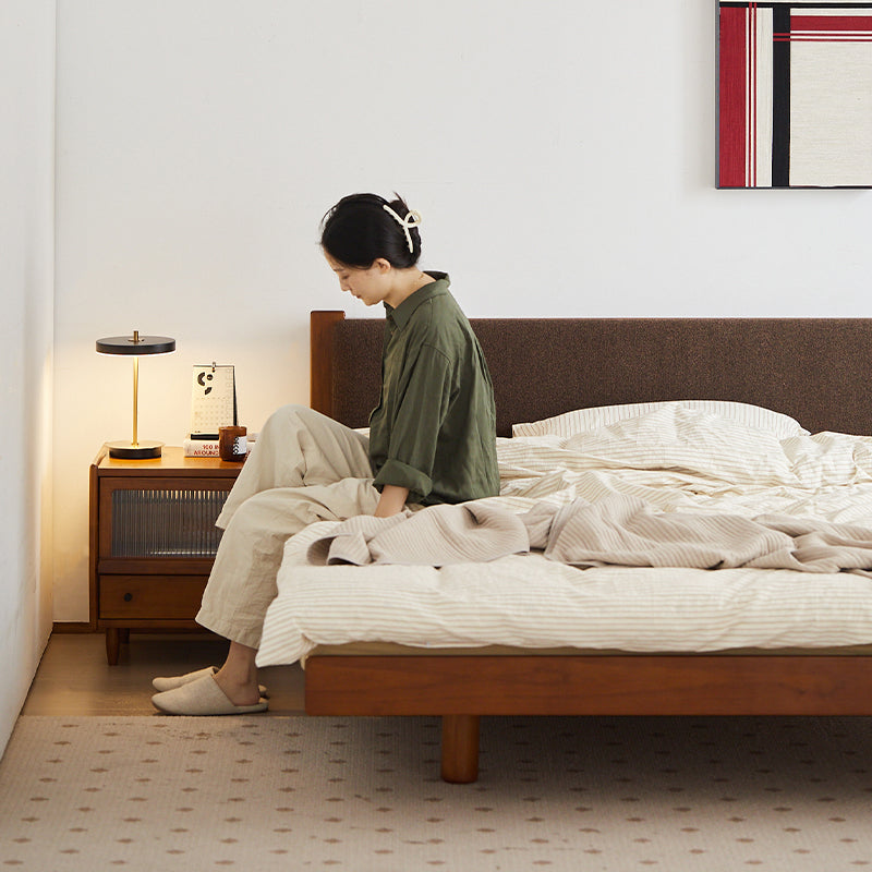 Boxwood cushioned flat edge bed