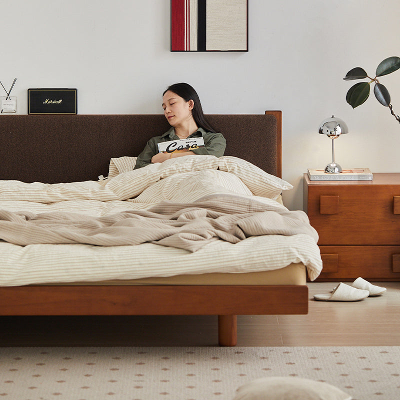 Boxwood cushioned flat edge bed