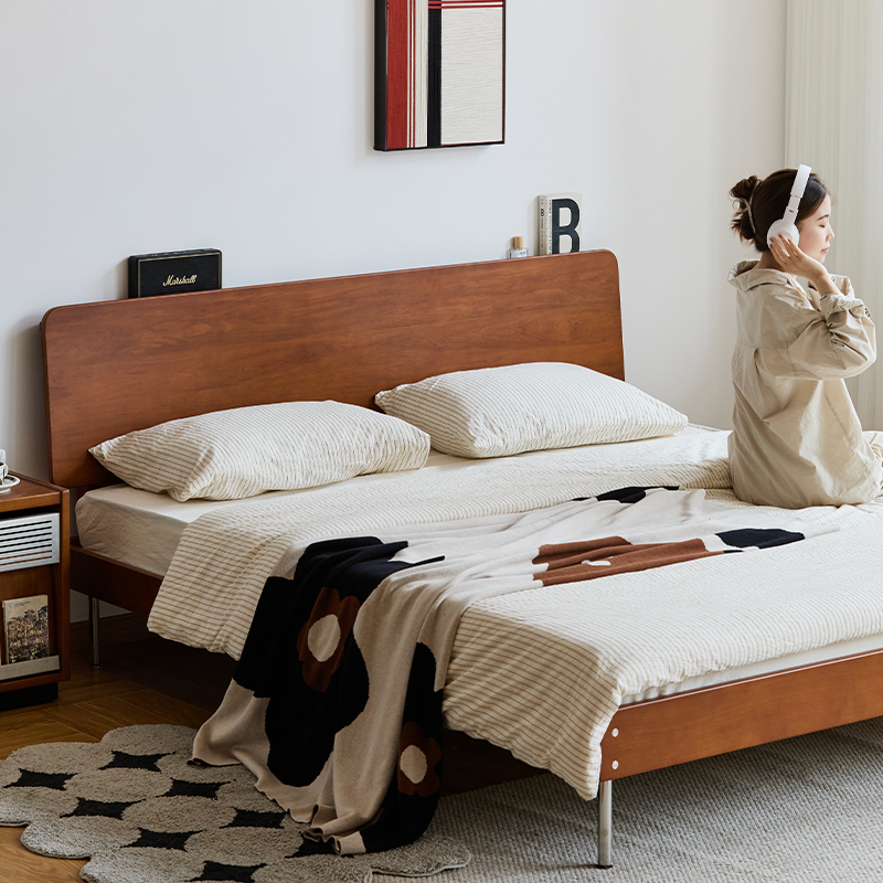 Boxwood simple retro wooden bed
