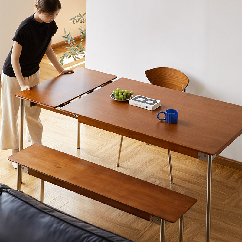 Extendable dining table