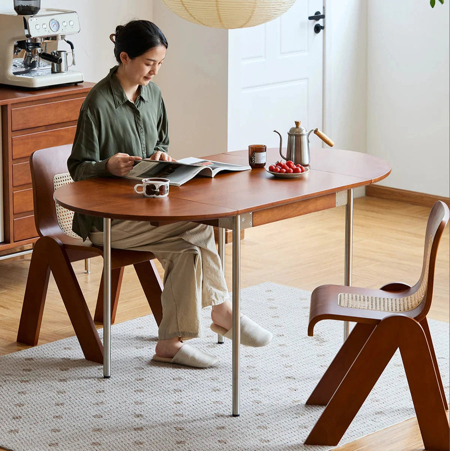 Boxwood extendable wooden dining table