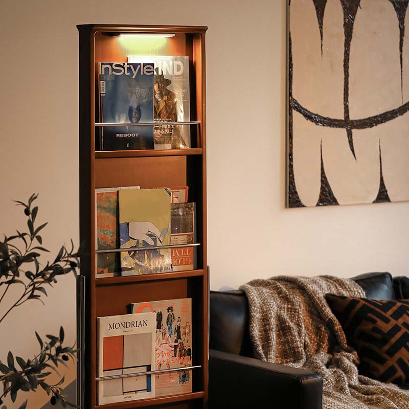 Boxwood stand mirror with storage function