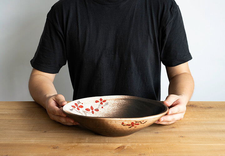 Modern Japanese-style Japanese-made ceramic oval hand washing basin with red-glazed drainage fittings