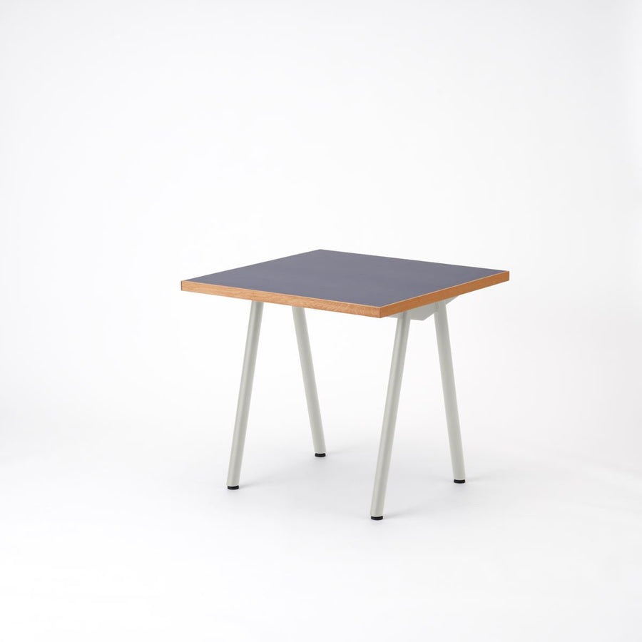 KUUM Table W800×D800 メラミンネイビー 鉄脚 V