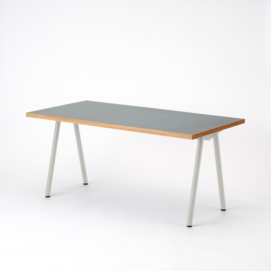 KUUM Table W1600×D800 メラミングレー 鉄脚 V