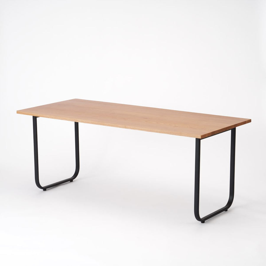 KUUM Table W1800×D800 アッシュ無垢材ナチュラル 鉄脚オーバル