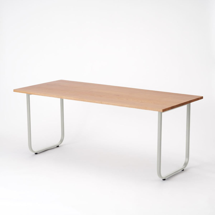 KUUM Table W1800×D800 アッシュ無垢材ナチュラル 鉄脚オーバル