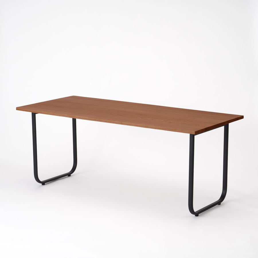 KUUM Table W1800×D800 アッシュ無垢材ブラウン 鉄脚オーバル