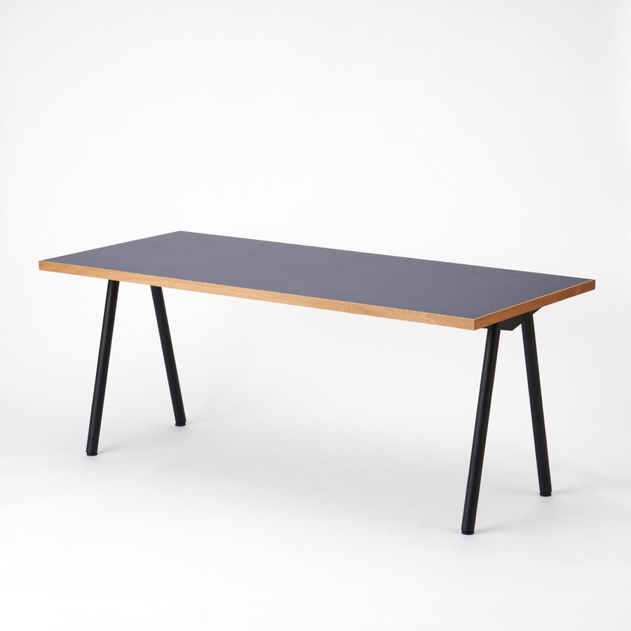 KUUM Table W1800×D800 メラミンネイビー 鉄脚 V