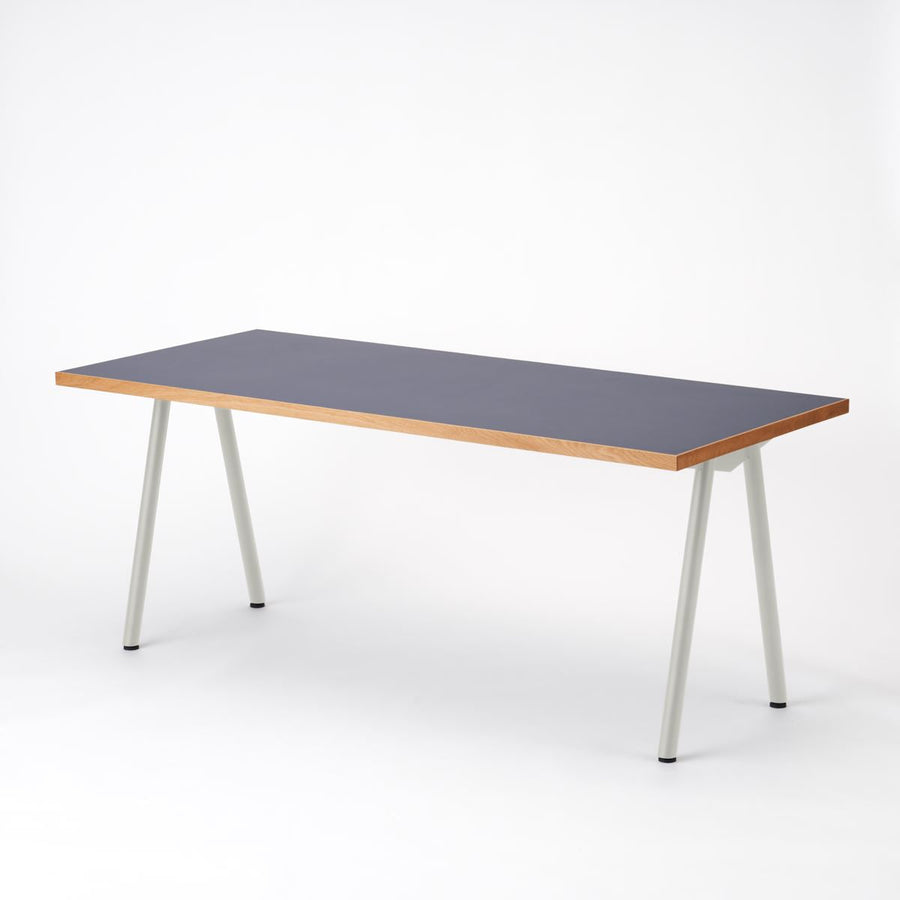 KUUM Table W1800×D800 メラミンネイビー 鉄脚 V
