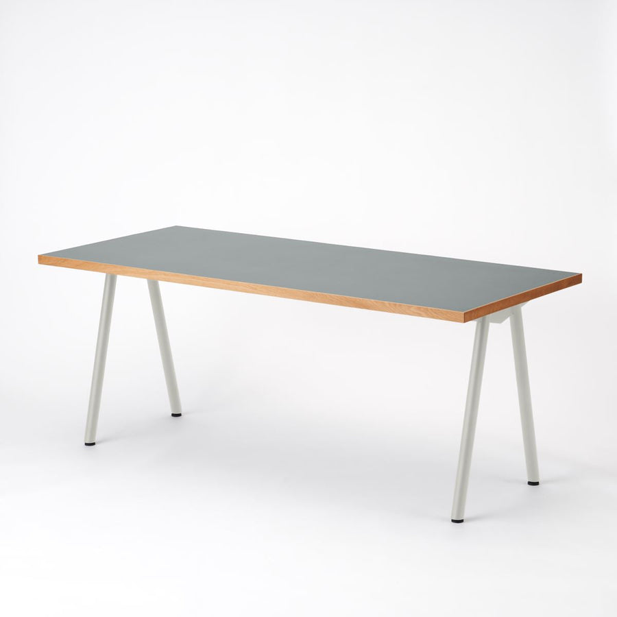 KUUM Table W1800×D800 メラミングレー 鉄脚 V