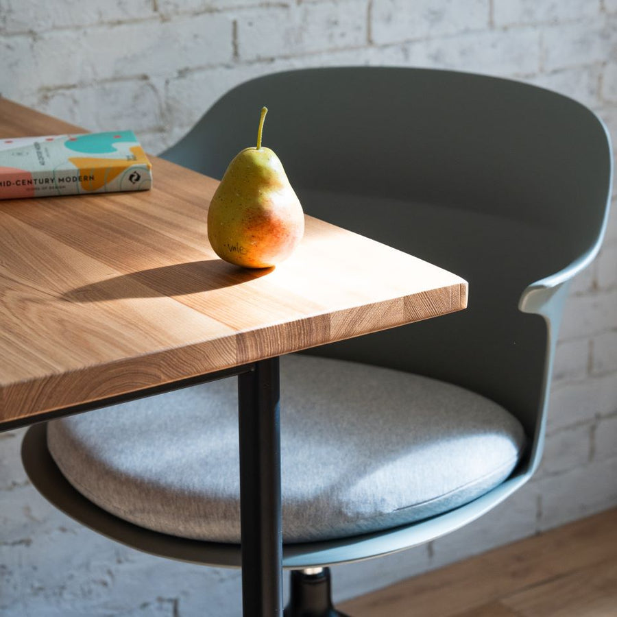 KUUM Table W800×D800 アッシュ無垢材ナチュラル 鉄脚 U