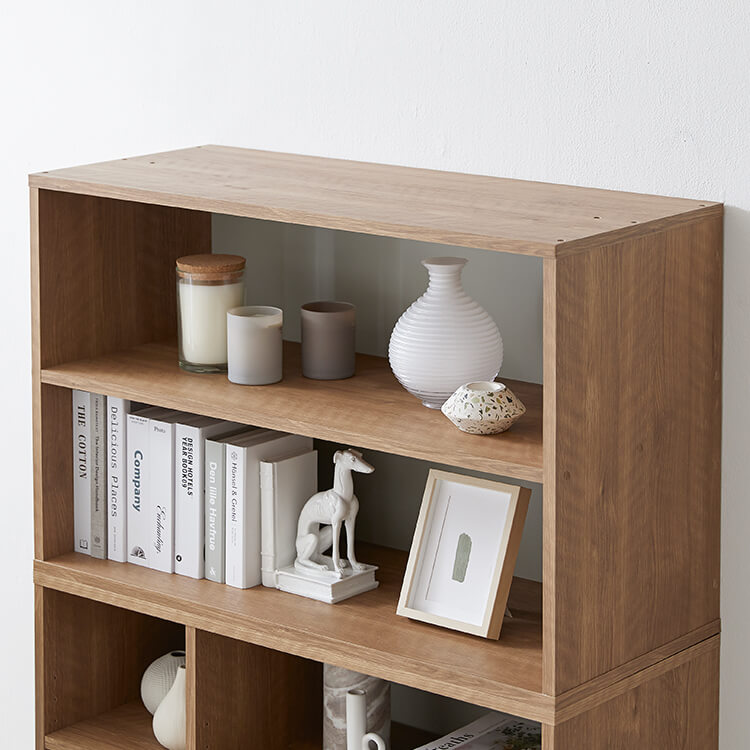 木目調がおしゃれな本棚