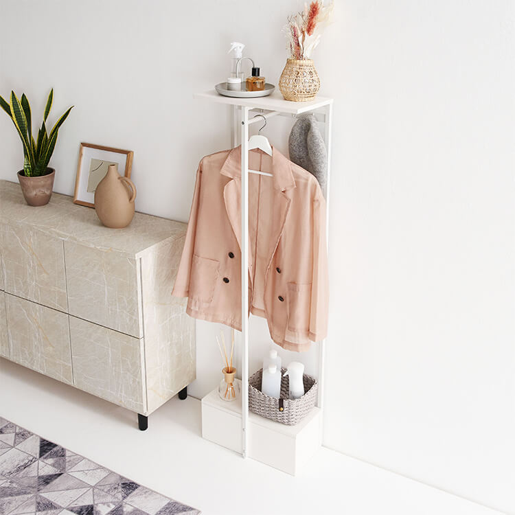 Compact entrance storage