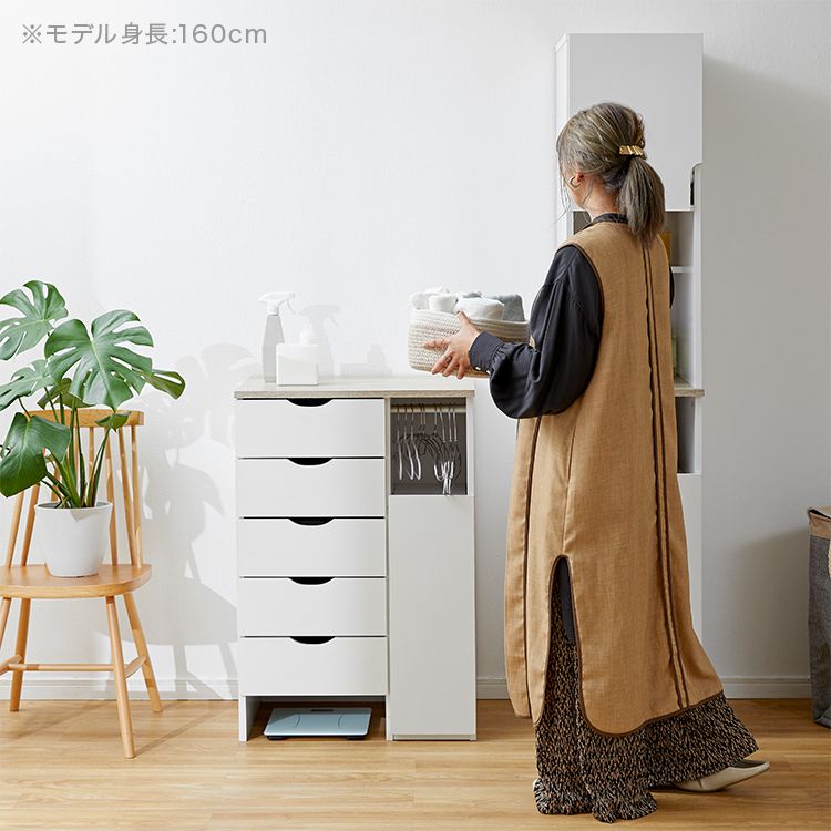 Laundry storage Laundry chest Towel storage Sanitary storage