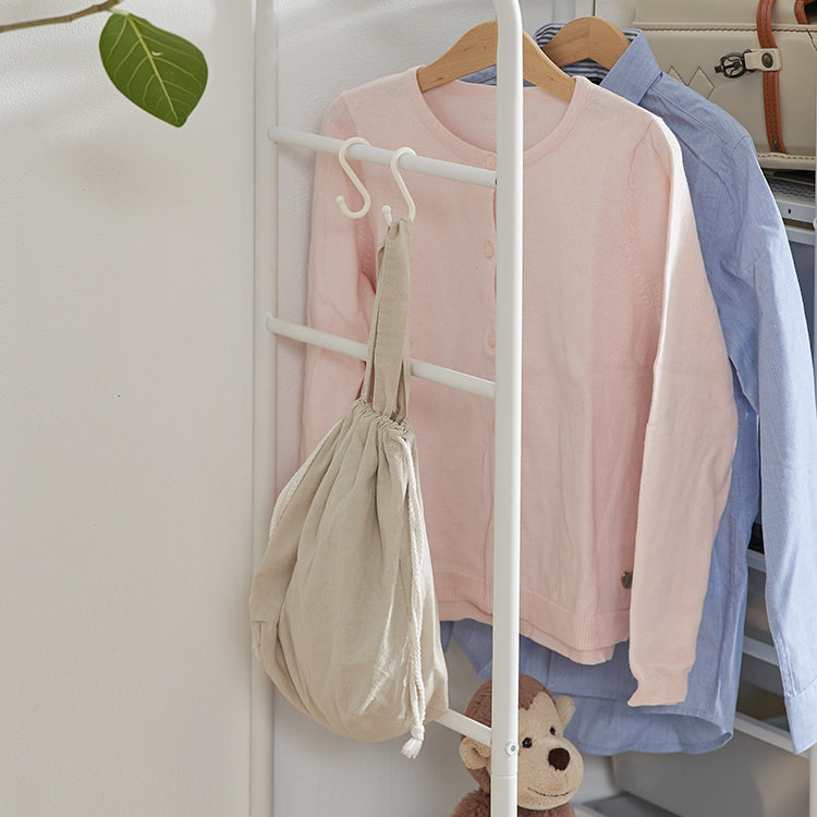 A simple design backpack rack