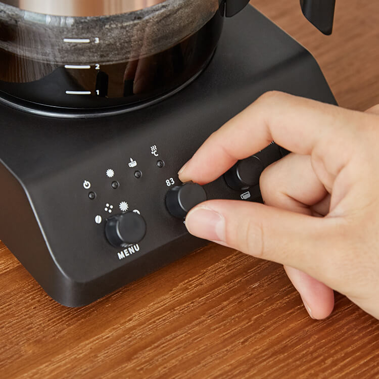 Coffee maker, drip type, fully automatic with mill, low speed grinder type, for 1 to 3 cups