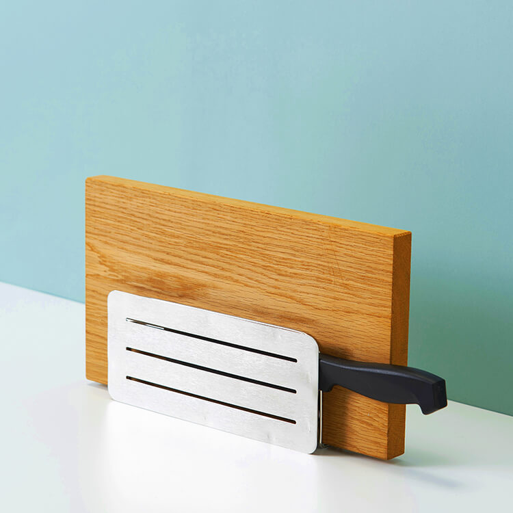 UtaU knife and cutting board stand