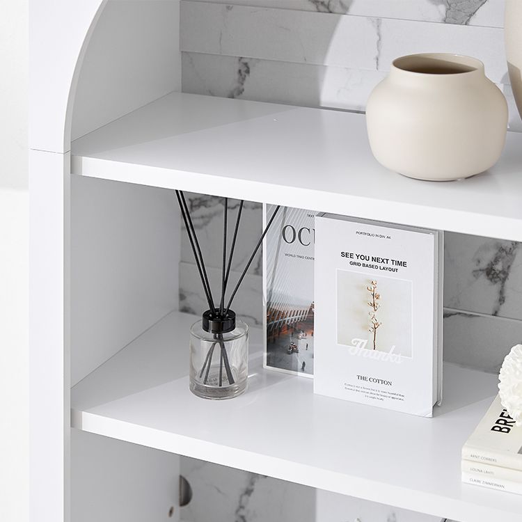 Arched shelf with marble effect