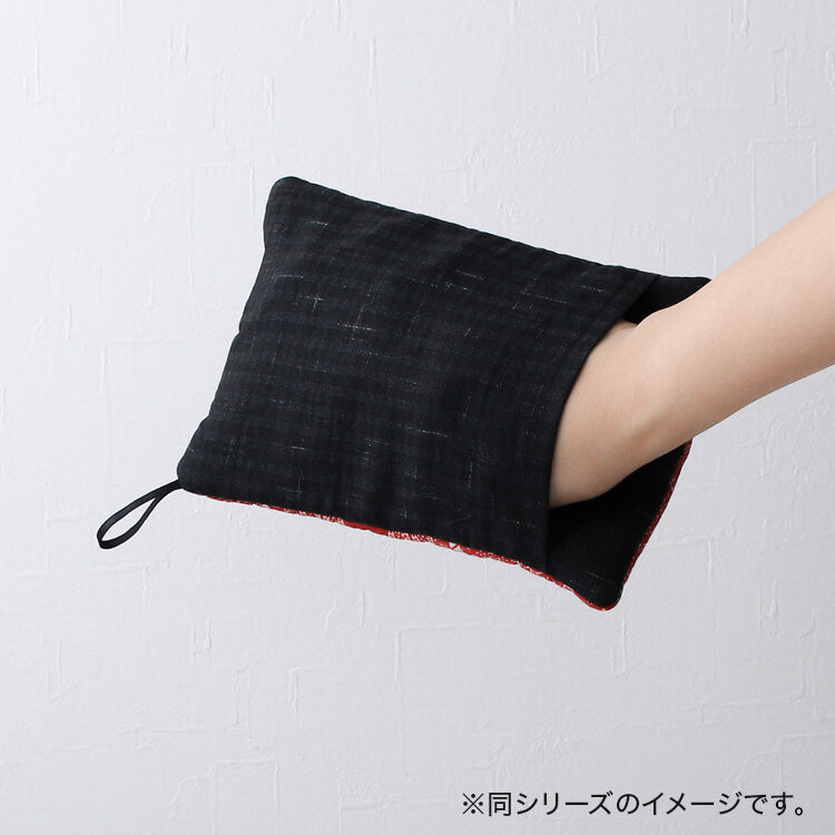 Trivet Mittens Paisley