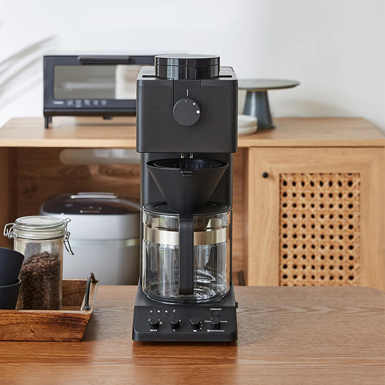 Coffee maker, drip type, fully automatic with mill, low speed grinder type, for 1 to 6 cups