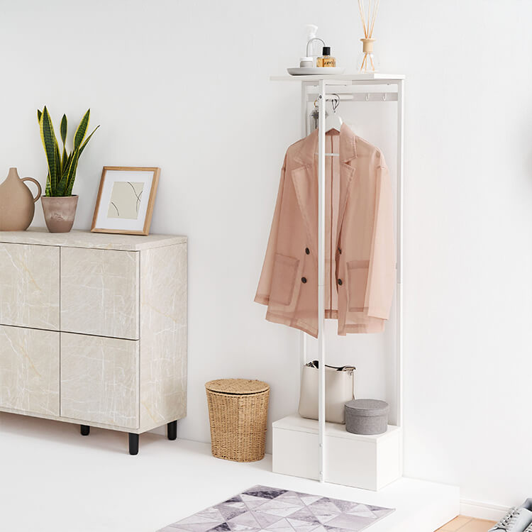 Compact entrance storage