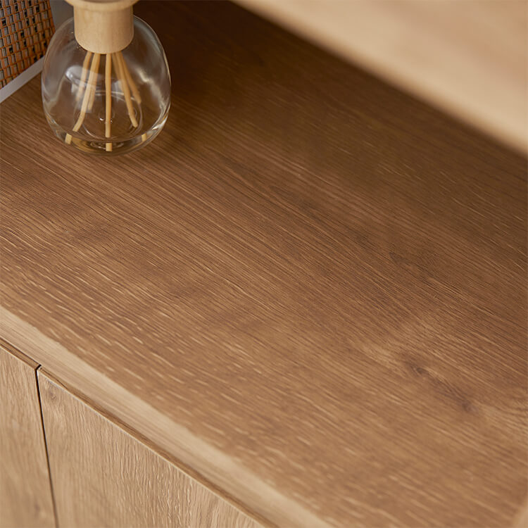 木目調がおしゃれな本棚