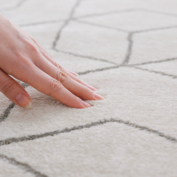 Medium size square rug, Wilton weave, thick, made in Belgium
